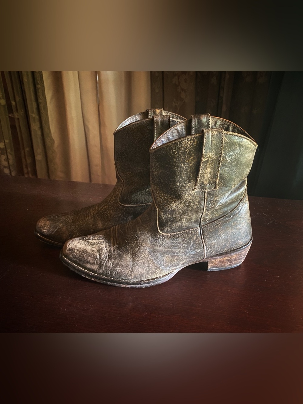 Roper Brownish-Black Distressed Finish Ankle Boots